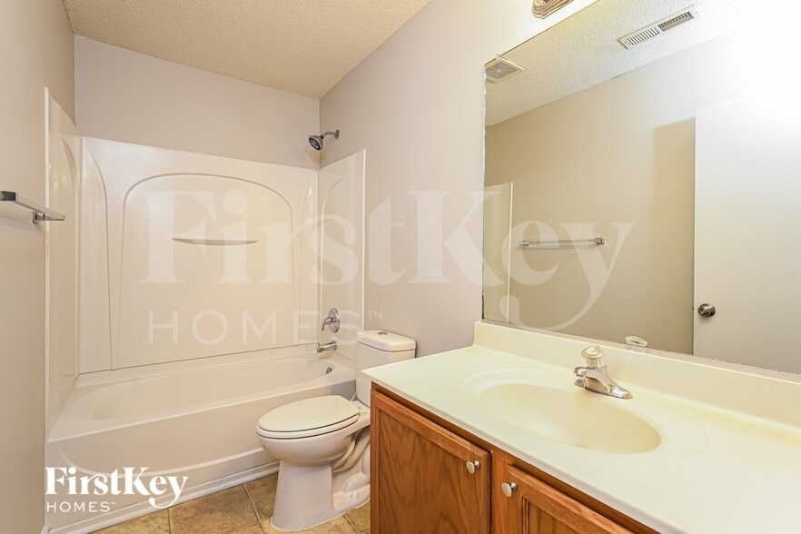 Building Photo - 2645 Ninfield Dr