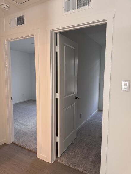 Building Photo - 1355 Wedgeleaf Ln
