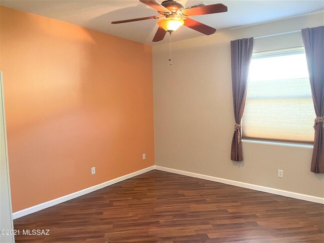 Building Photo - 5579 W Dove Loft Dr