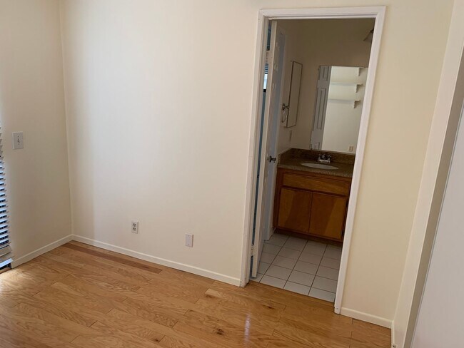 Building Photo - 4955 Galano Dr