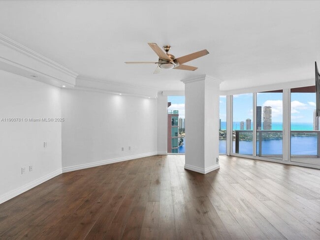 Building Photo - 3370 Hidden Bay Dr