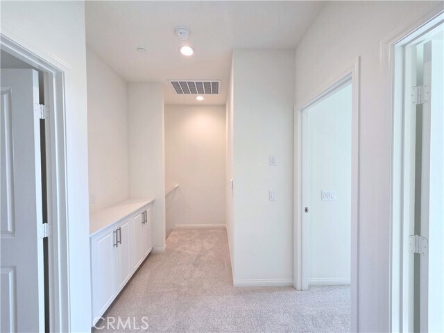 Building Photo - 2420 E Lincoln Ave