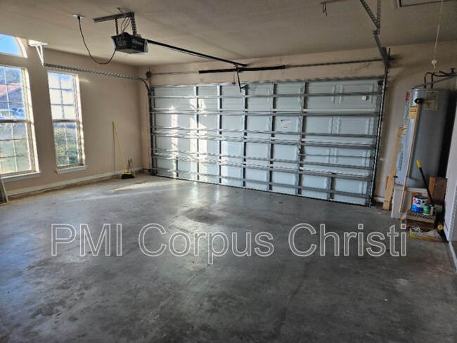 Building Photo - 2337 Handlin Dr