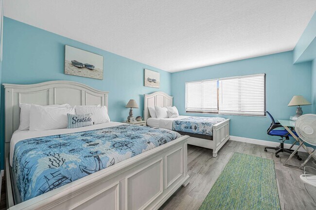 Building Photo - 39 Tulip Ave