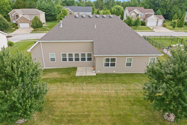 Building Photo - 105 Forest Oaks Dr