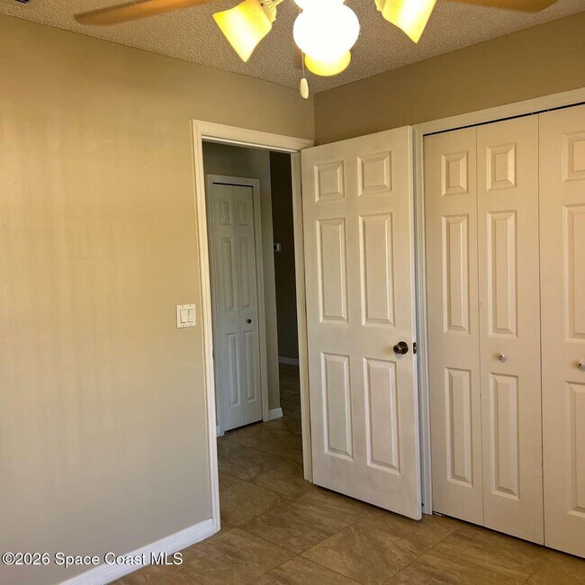 Building Photo - 1281 Rock Springs Dr