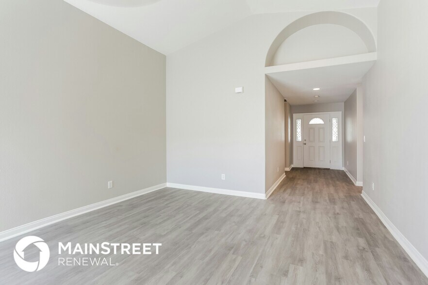 Building Photo - 4345 E Philadelphia Ave