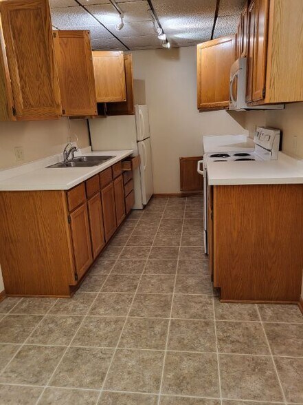 Building Photo - 1831 Parmenter St