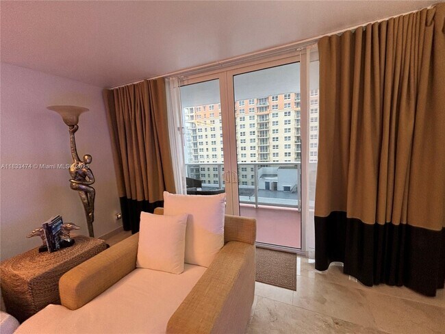 Building Photo - 3140 S Ocean Dr