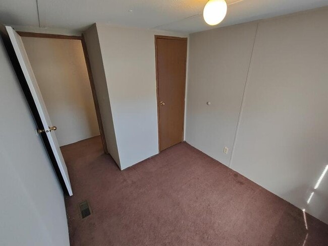 Building Photo - 308 Sunshine Dr