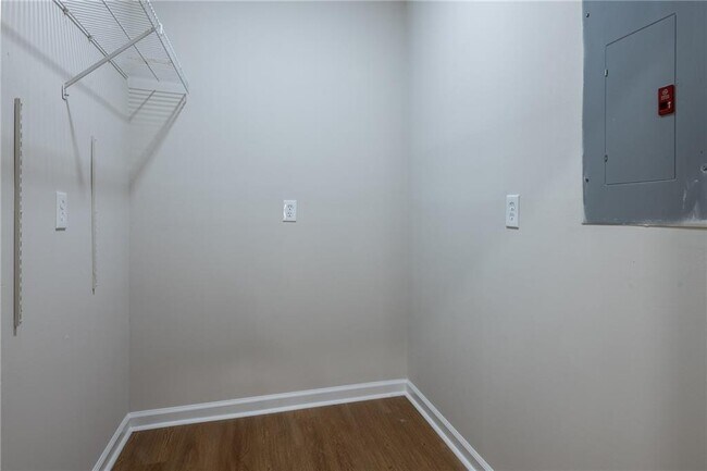 Building Photo - 3994 Elm St