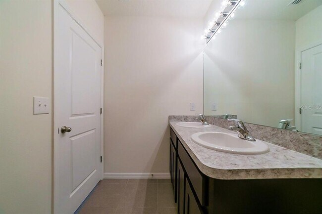 Building Photo - 7976 Pelican Reed Cir