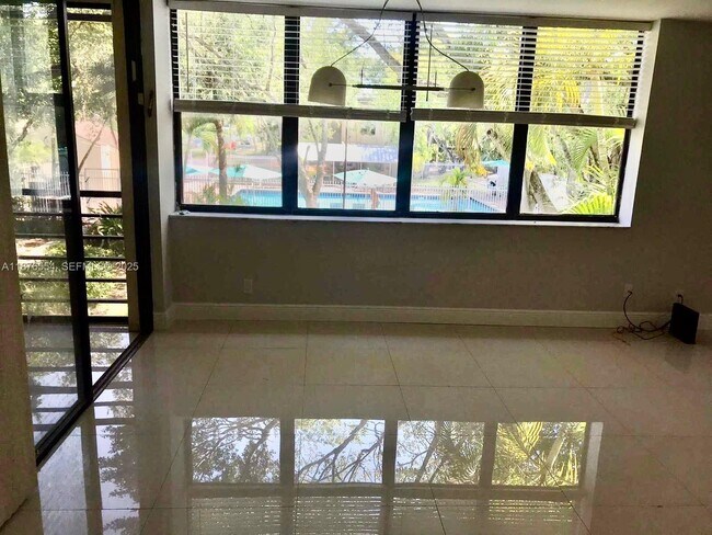 Building Photo - 20381 NE 30th Ave