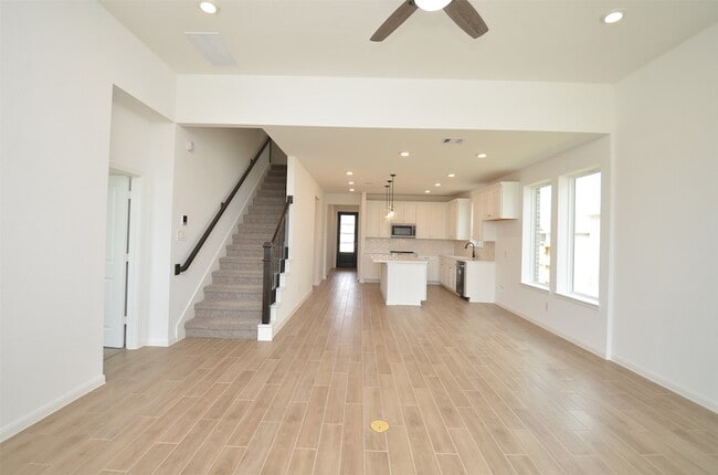 Building Photo - 5631 Pearl Vis Dr