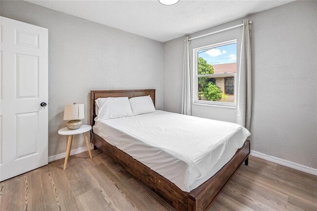 Building Photo - 3607 E 24th Ave