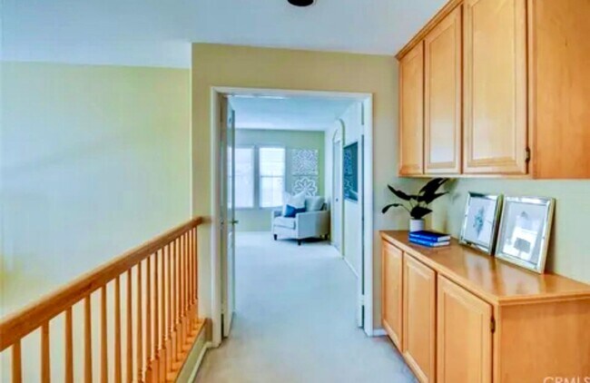 Building Photo - Spacious 4-Bedroom/2.5-Bath Home with Char...