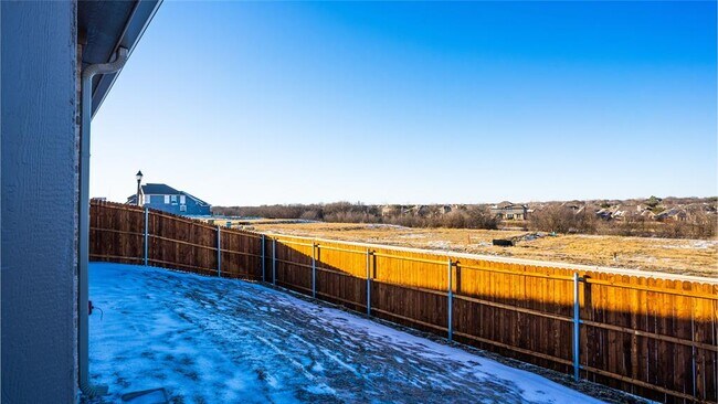 Building Photo - 323 Ranch Rd