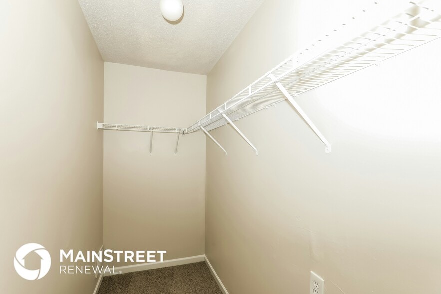 Building Photo - 1915 Portwest Way