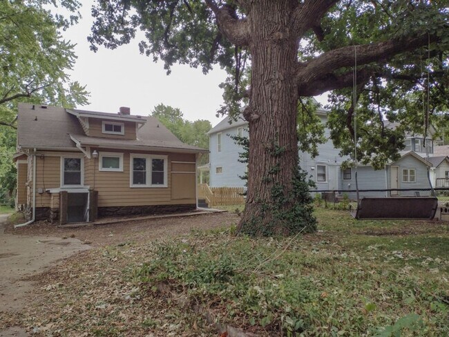 Building Photo - 3 Bed 2 Bath ready to rent!