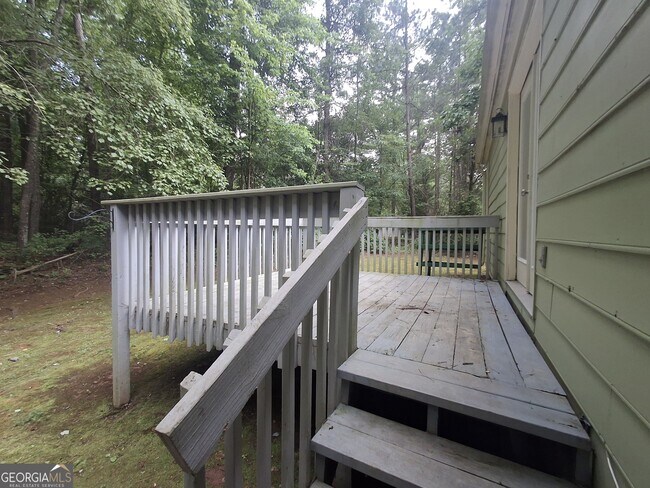 Building Photo - 2243 Sharondale Dr