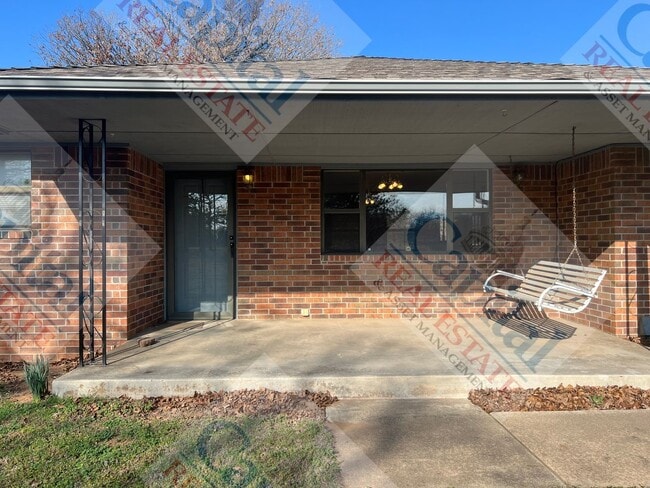 Building Photo - Country Beauty