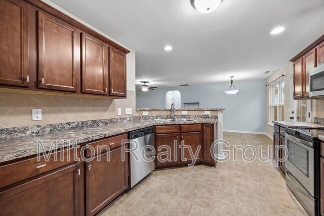 Building Photo - 111 Angel Oak Dr