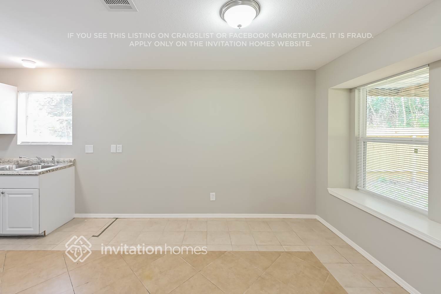 Building Photo - 8703 Saratoga Forest Dr