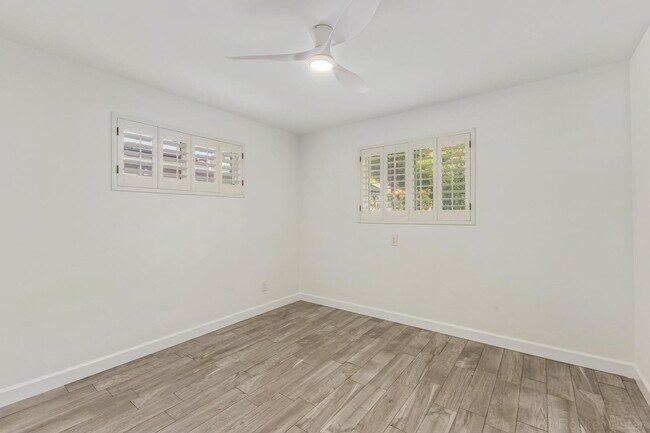 Building Photo - 6631 N 12th Pl