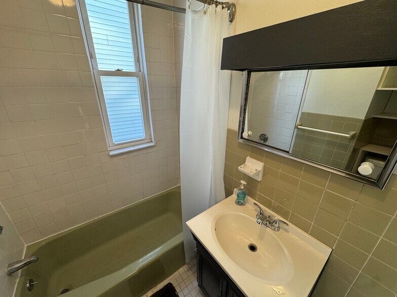 Building Photo - 377 Highland Ave