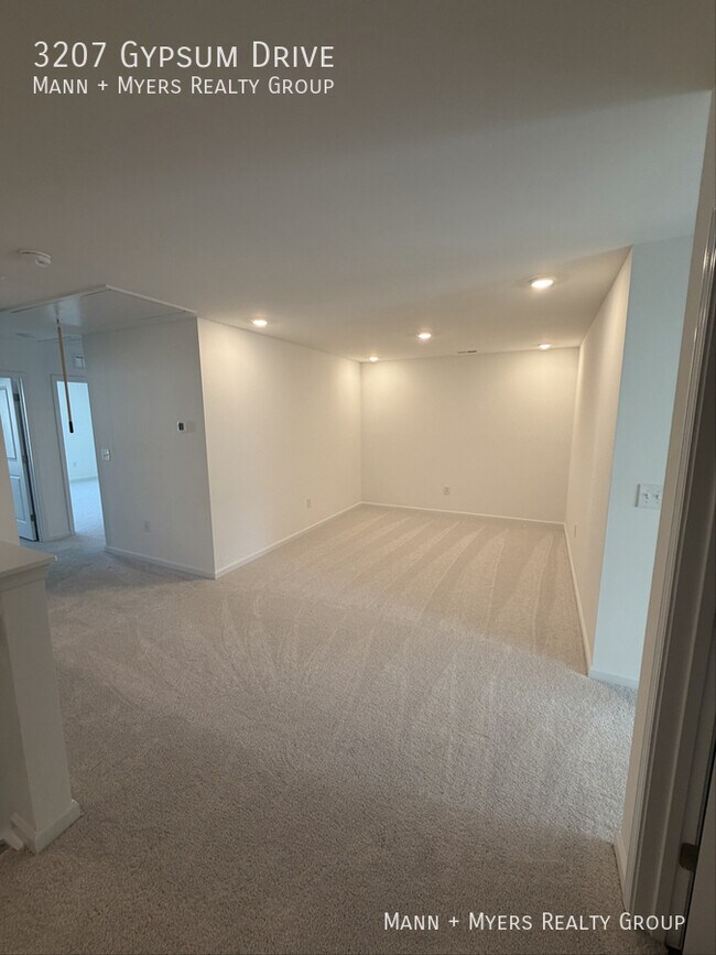 Building Photo - 3207 Gypsum Dr