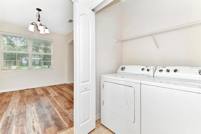 Building Photo - 1683 Buckeye Falls Way