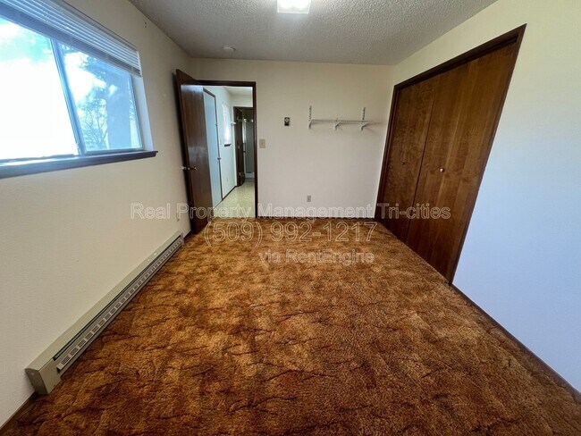 Building Photo - 5210 W Henry St