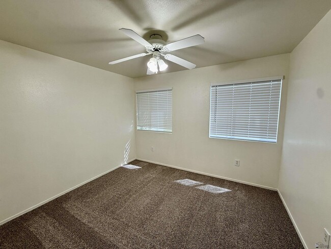 Building Photo - 10707 Calle Raquel