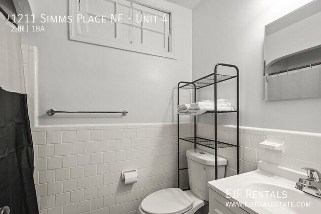 Building Photo - 1211 Simms Pl NE