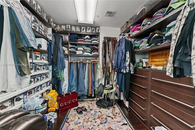 Building Photo - 6000 Indian Creek Dr