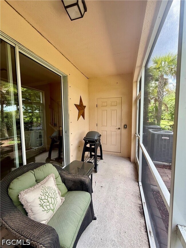 Building Photo - 10020 Via Colomba Circle