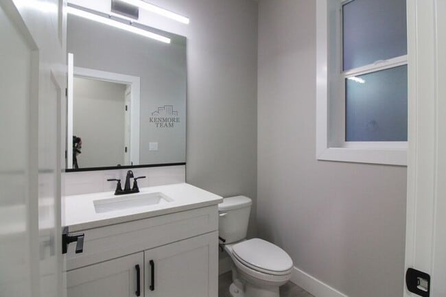 Building Photo - 723 Rio Vista Loop