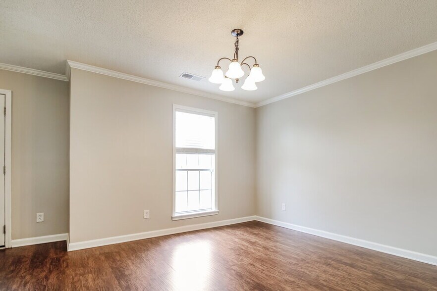 Building Photo - 6331 Fairway Hill Cove