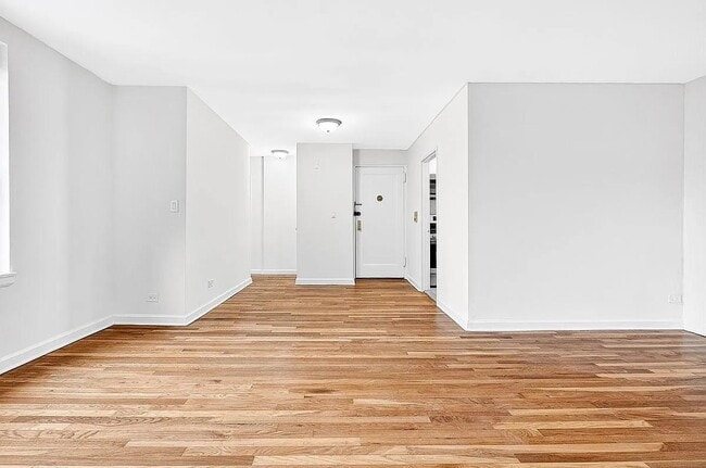 Building Photo - 2244 Bronx Pk E