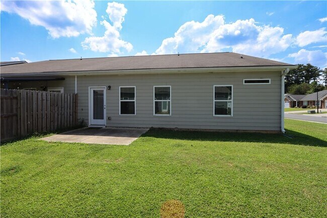 Building Photo - 1 Westwillow Dr NW