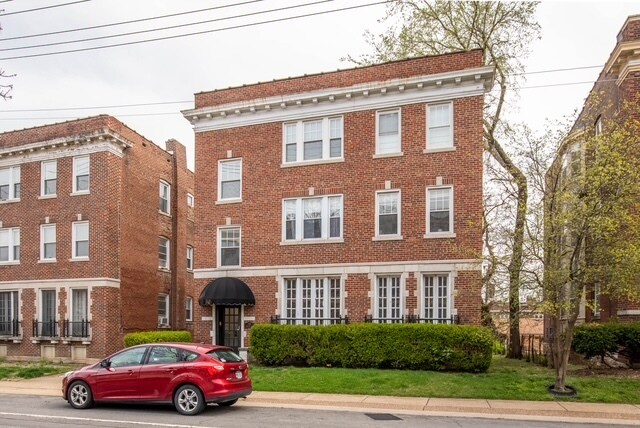 Building Photo - 738 Kingsland Ave