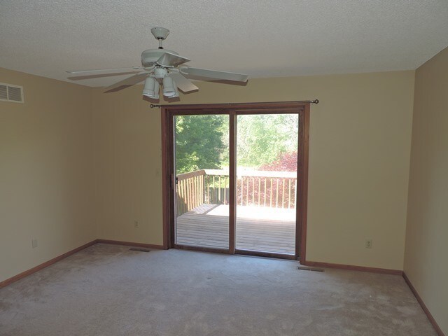 Building Photo - SUBLEASE AVAILABLE NOW