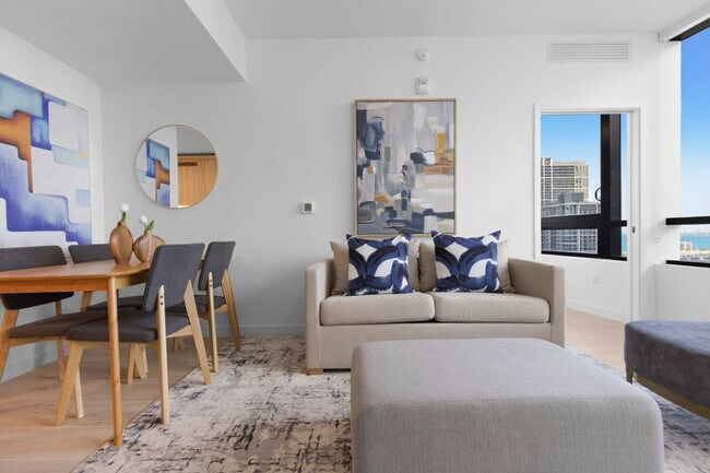 Building Photo - 225 N Miami Ave