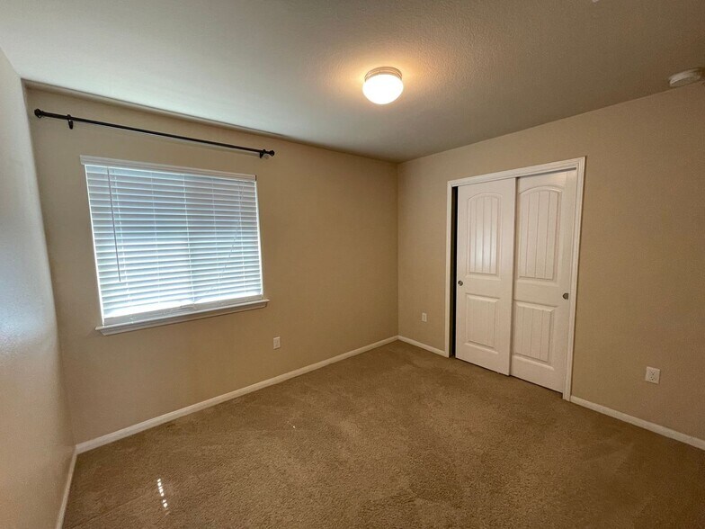 Building Photo - 1413 Blake St