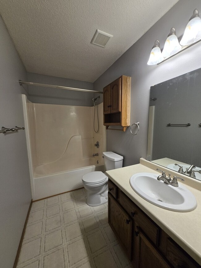 Building Photo - 5038 W Elm Ct