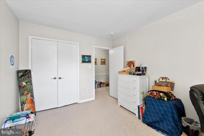 Building Photo - 7252 Greentree Rd