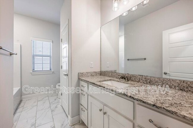 Building Photo - 7 Ripley Ln