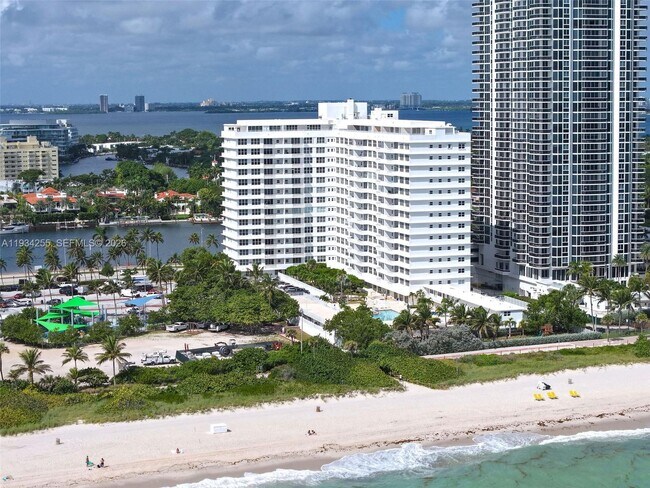 Building Photo - 4747 Collins Ave