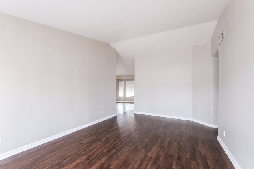 Building Photo - 6634 W Pima St