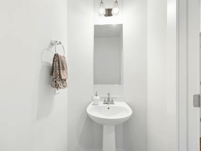 Building Photo - 109 Shallons Dr